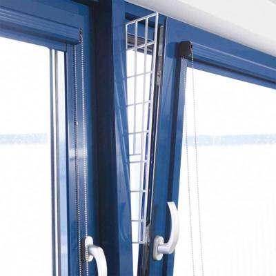 TRIXIE Schräges Fensterschutzgitter, Seitenwand, 62 × 16/7 cm, weiß